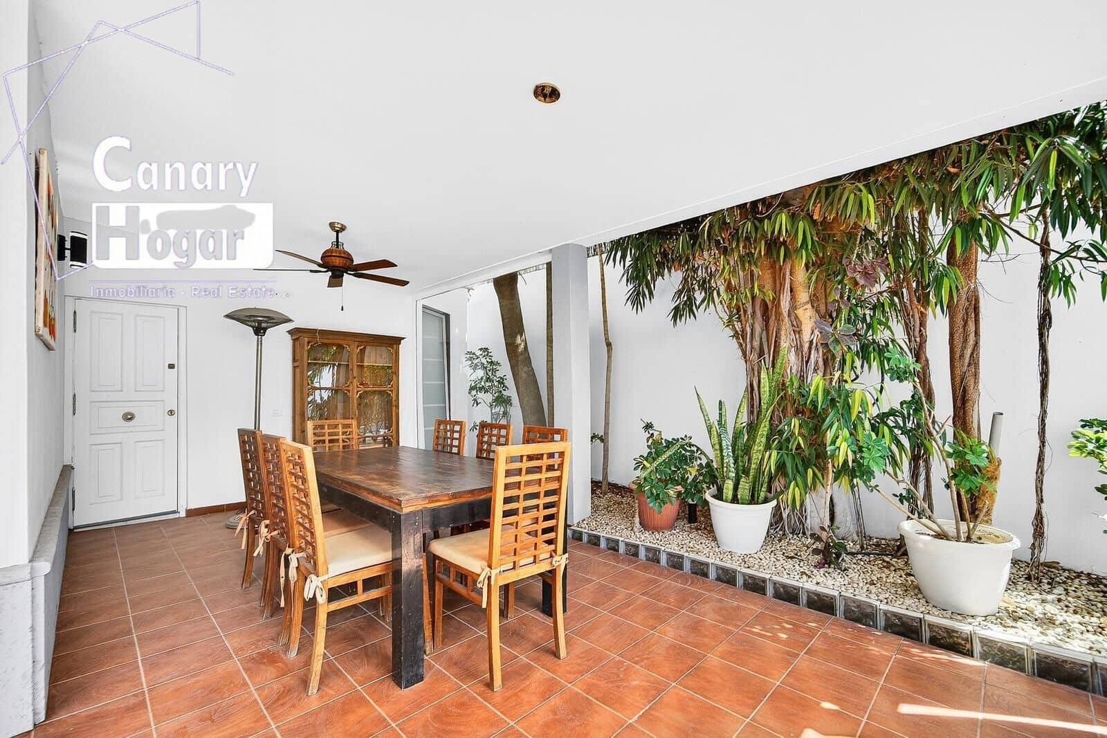 5 bedroom Villa for sale in Los Cristianos with pool - € 1,790,000 (Ref: 9704945)