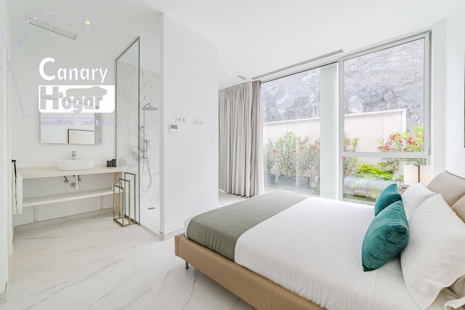 3 bedroom Penthouse for sale in Los Gigantes with pool - € 2,490,000 (Ref: 9712074)