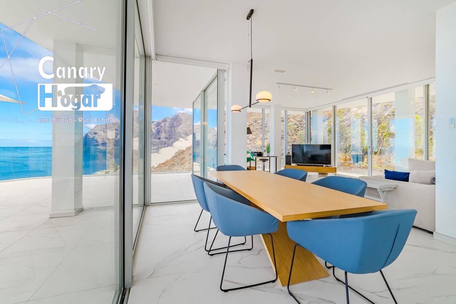 3 bedroom Penthouse for sale in Los Gigantes with pool - € 2,490,000 (Ref: 9712074)