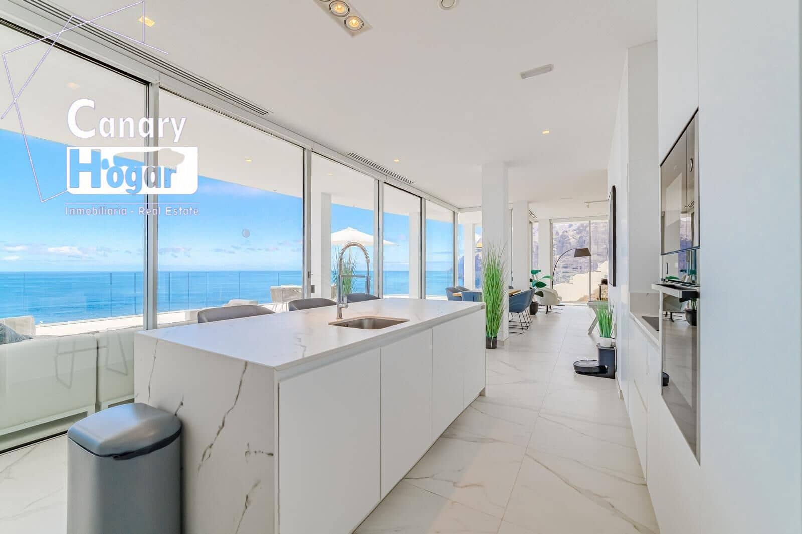 3 bedroom Penthouse for sale in Los Gigantes with pool - € 2,490,000 (Ref: 9712074)