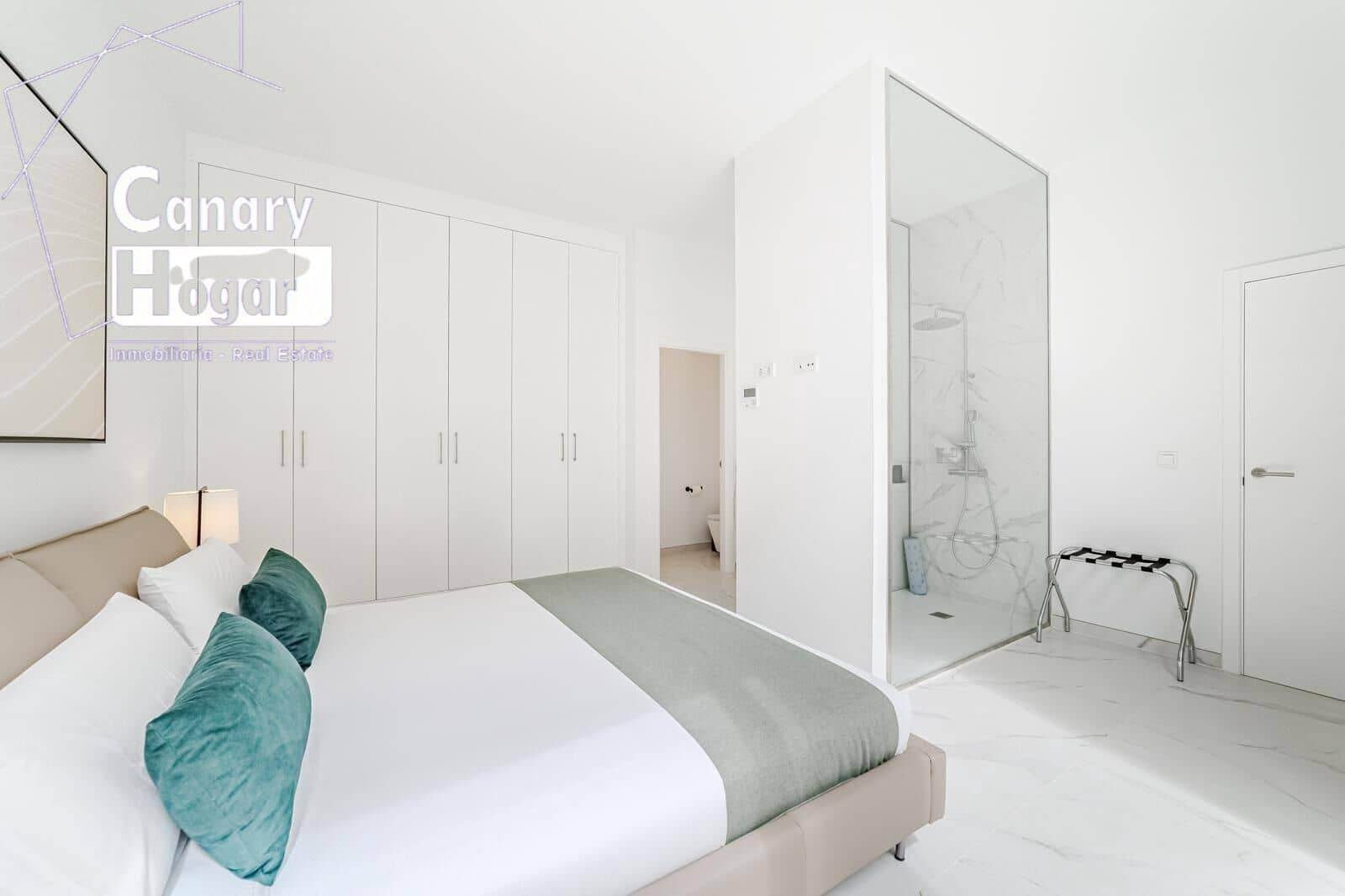 3 bedroom Penthouse for sale in Los Gigantes with pool - € 2,490,000 (Ref: 9712074)