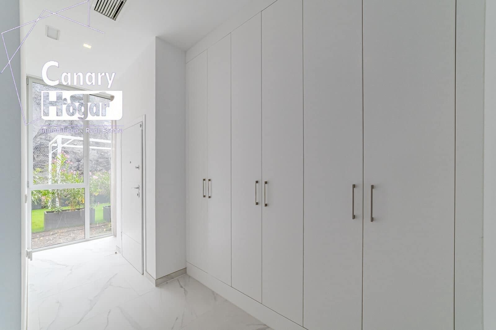 3 bedroom Penthouse for sale in Los Gigantes with pool - € 2,490,000 (Ref: 9712074)