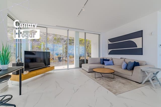 3 bedroom Penthouse for sale in Los Gigantes, Santiago del Teide with pool - € 2,490,000 (Ref: 9712074)