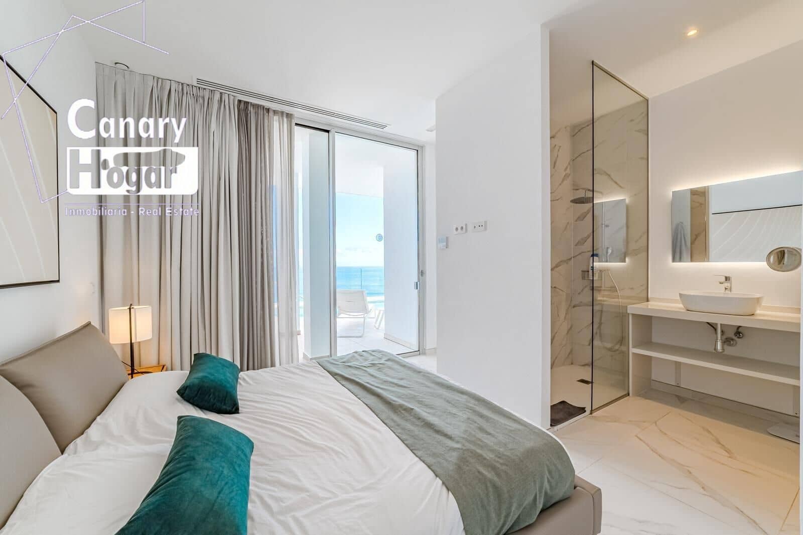 3 bedroom Penthouse for sale in Los Gigantes with pool - € 2,490,000 (Ref: 9712074)