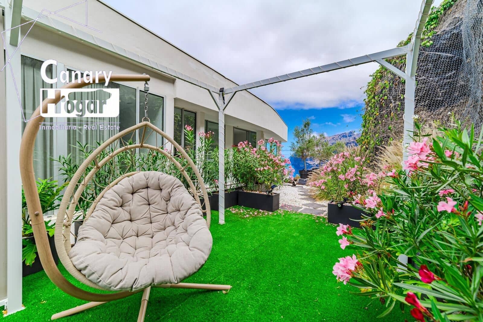 3 bedroom Penthouse for sale in Los Gigantes with pool - € 2,490,000 (Ref: 9712074)