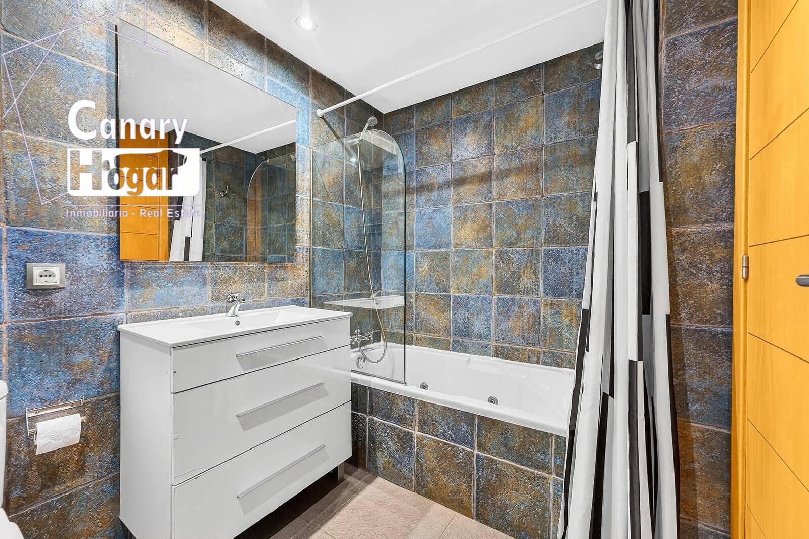 2 bedroom Apartment for sale in Playa Paraiso with pool - € 475,000 (Ref: 9735670)