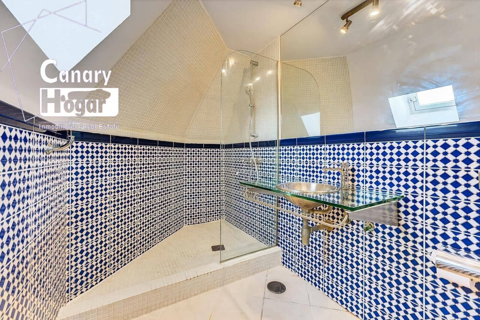 2 bedroom Apartment for sale in Playa Paraiso with pool - € 475,000 (Ref: 9735670)