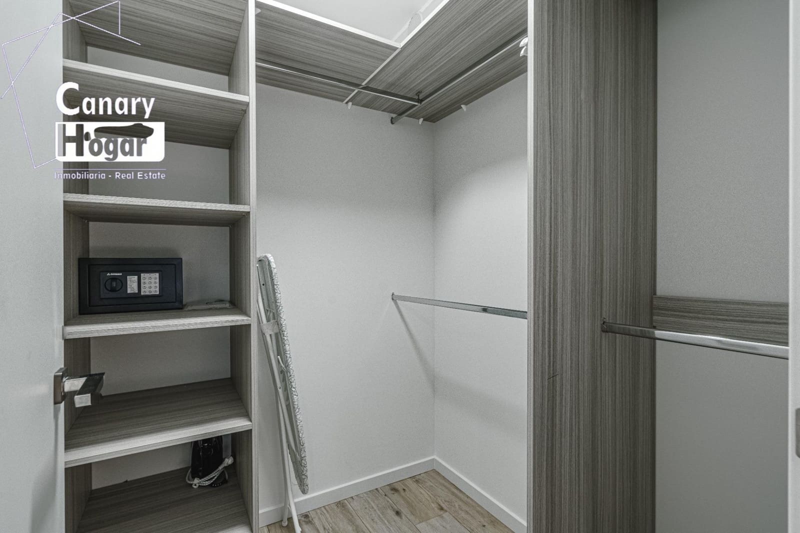 4 soveværelse Villa til salg i Costa Adeje med swimmingpool garage - € 1.795.000 (Ref: 9770725)