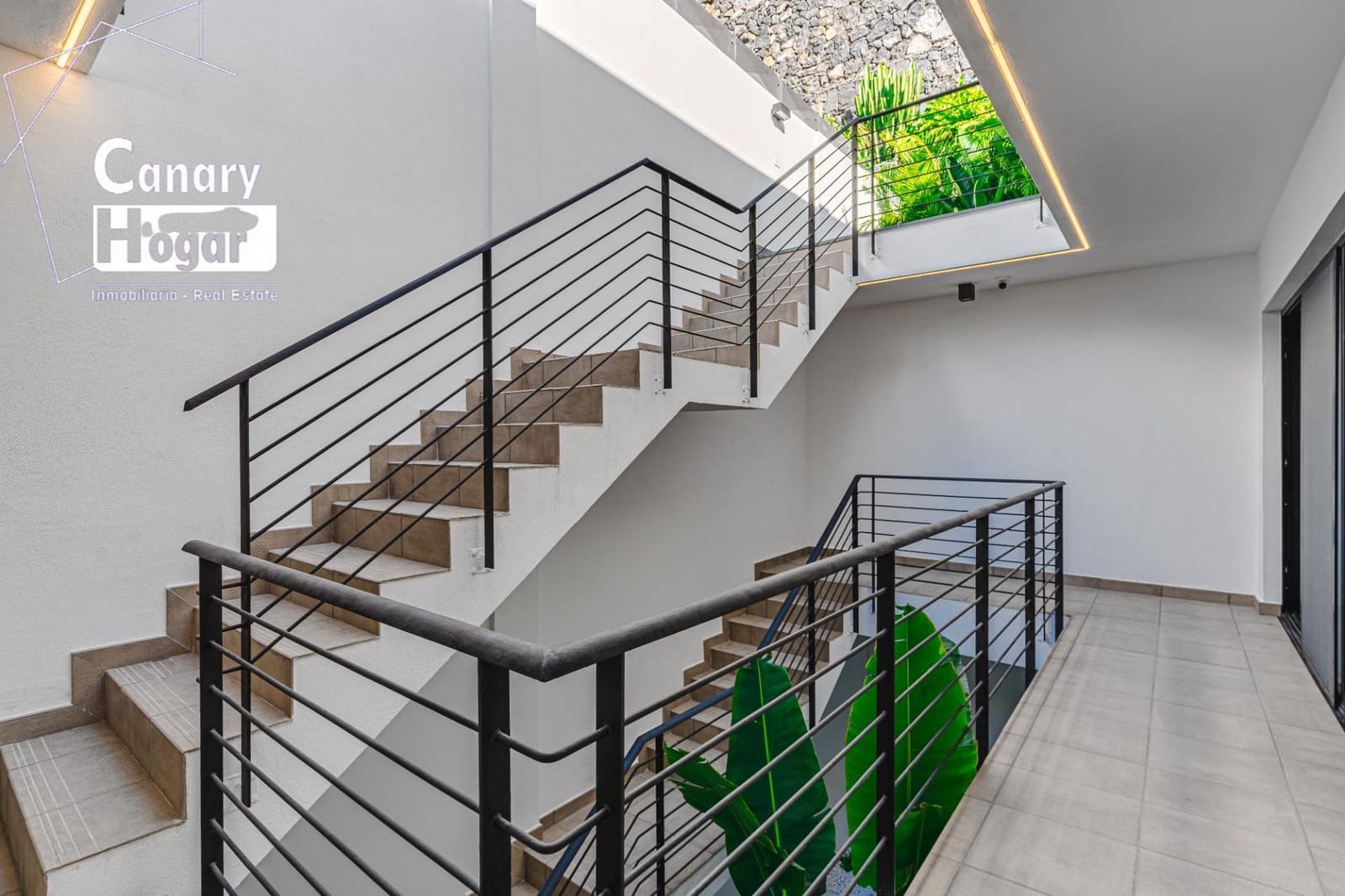 4 soveværelse Villa til salg i Costa Adeje med swimmingpool garage - € 1.795.000 (Ref: 9770725)