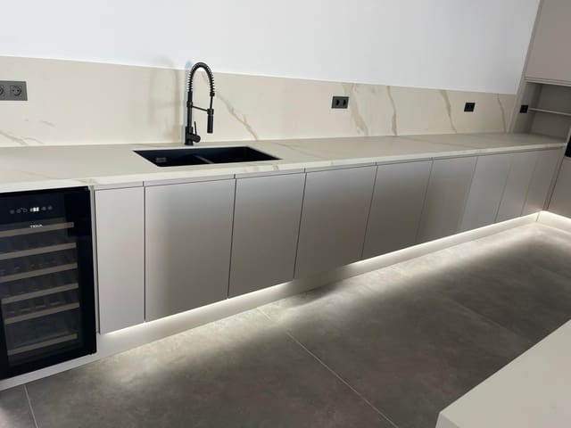 4 Zimmer Villa zu verkaufen in Roque del Conde, Adeje mit Pool Garage - 1.950.000 € (Ref: 9780681)