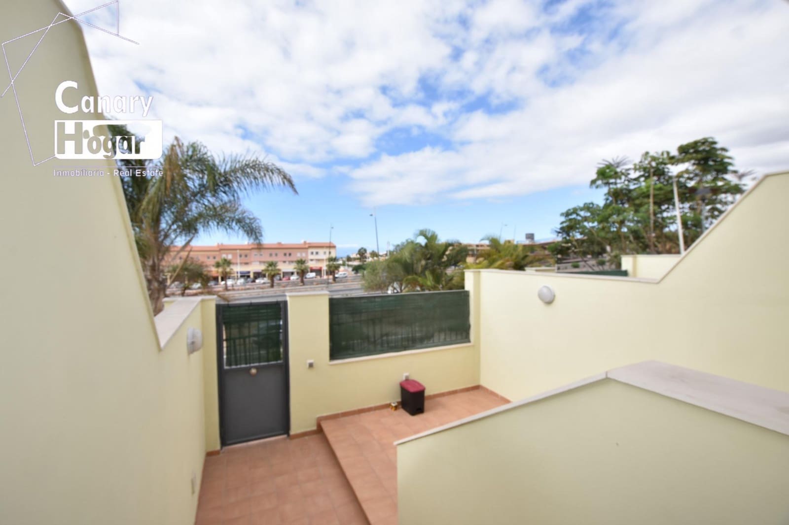 3 soveværelse Rækkehus til leje i El Madronal med swimmingpool garage - € 2.200 (Ref: 9784925)