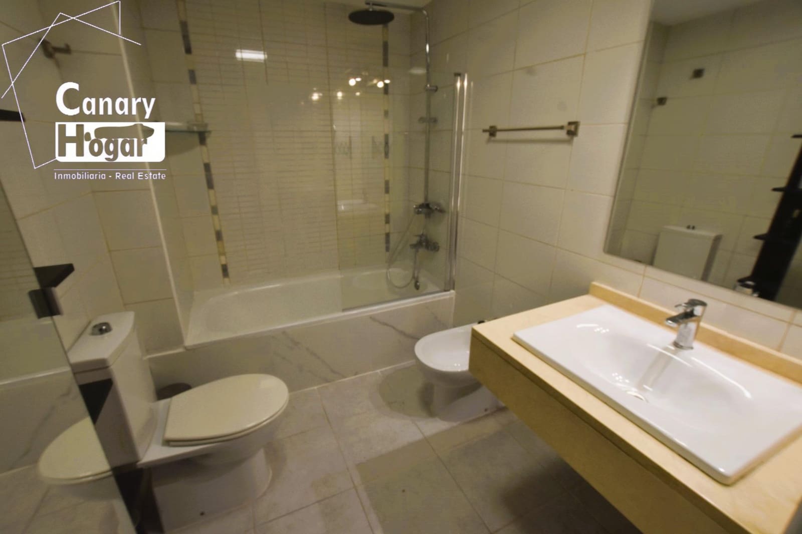 3 soveværelse Rækkehus til leje i El Madronal med swimmingpool garage - € 2.200 (Ref: 9784925)