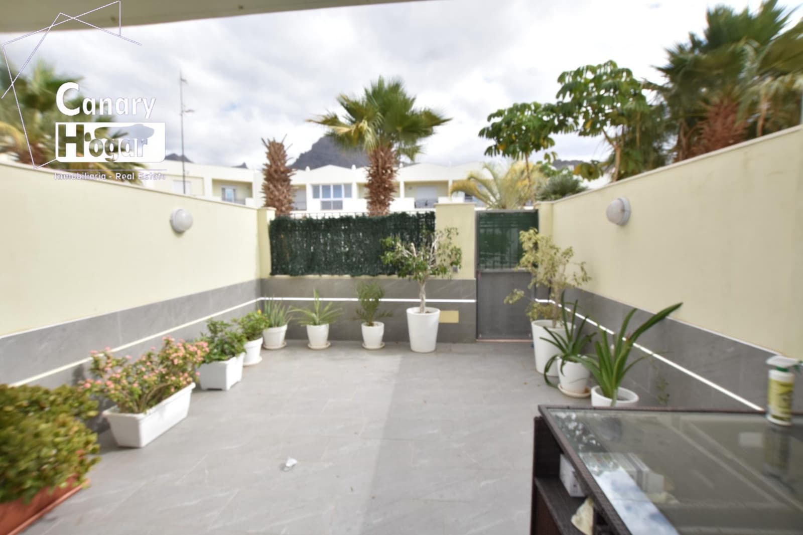 3 soveværelse Rækkehus til leje i El Madronal med swimmingpool garage - € 2.200 (Ref: 9784925)