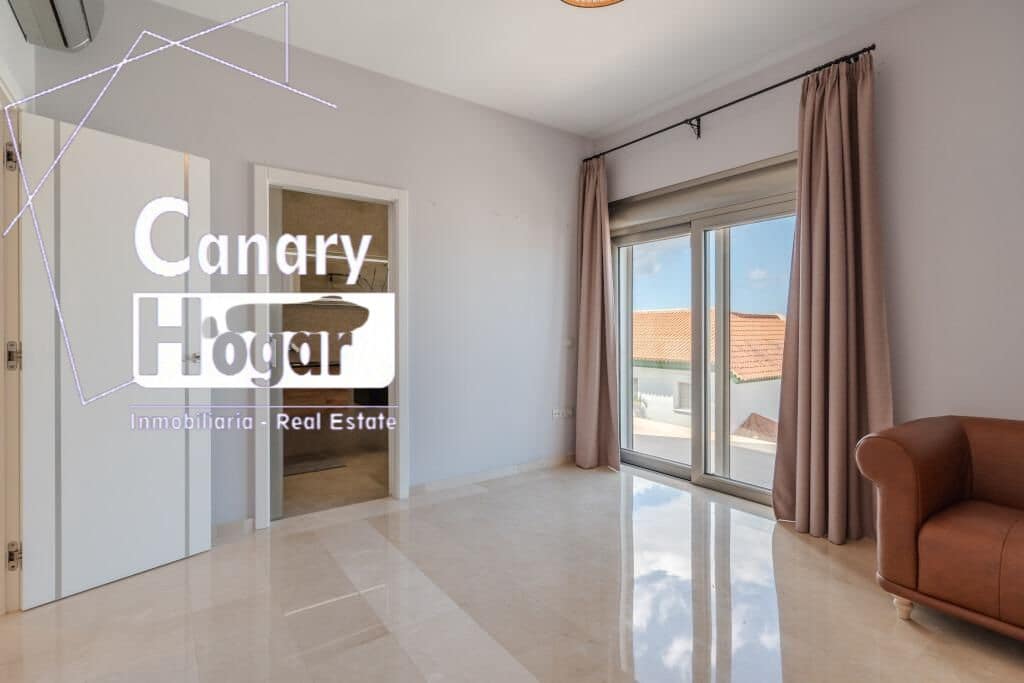 5 soveværelse Villa til salg i Costa Adeje med swimmingpool garage - € 2.100.000 (Ref: 9791151)