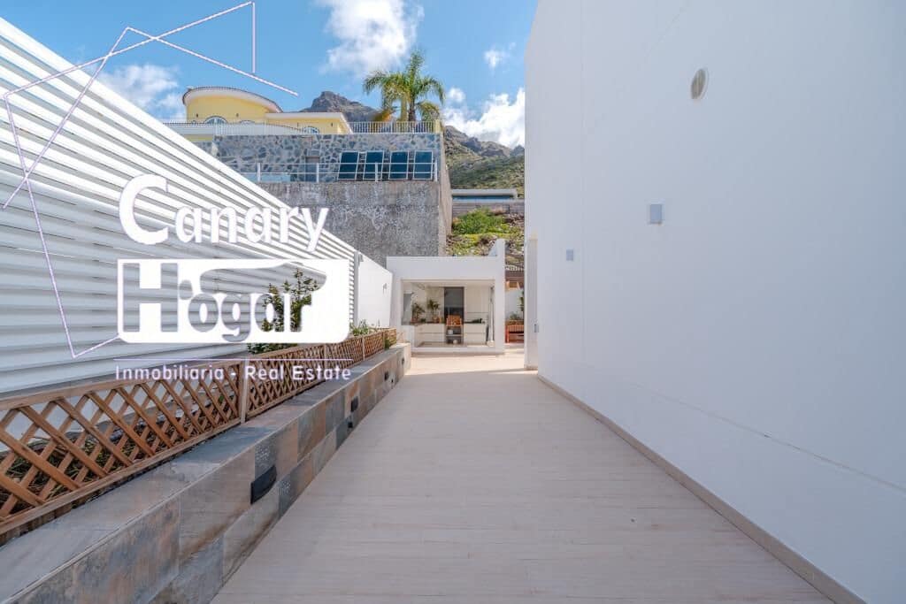 5 soveværelse Villa til salg i Costa Adeje med swimmingpool garage - € 2.100.000 (Ref: 9791151)