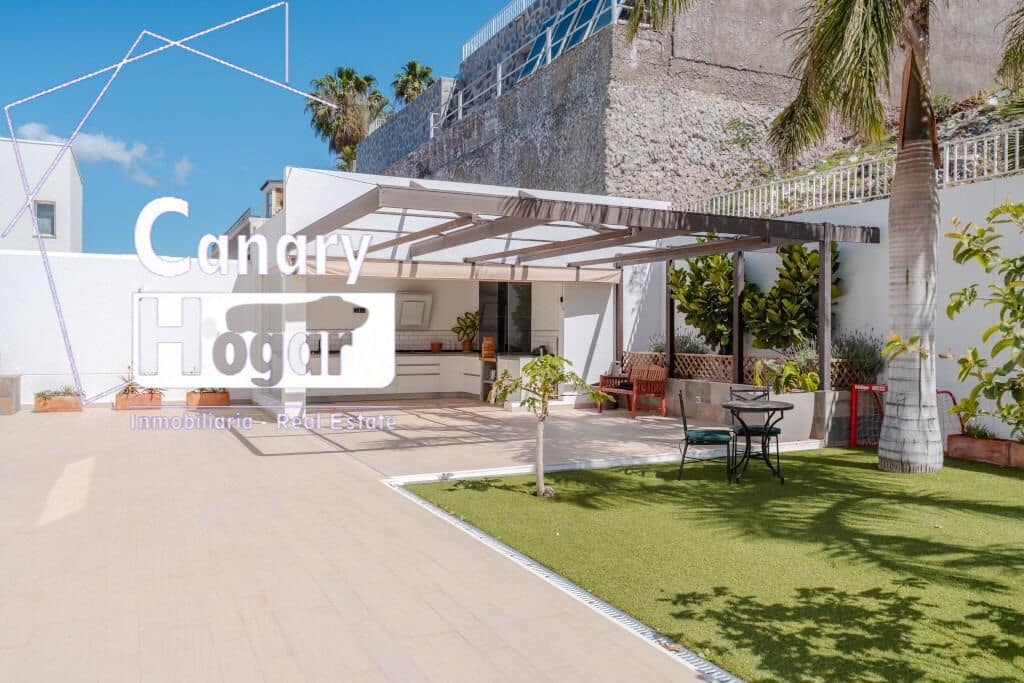 5 soveværelse Villa til salg i Costa Adeje med swimmingpool garage - € 2.100.000 (Ref: 9791151)