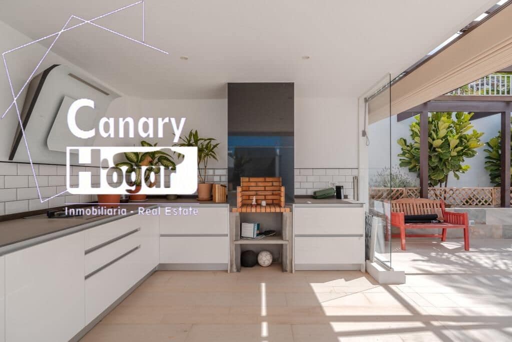 5 soveværelse Villa til salg i Costa Adeje med swimmingpool garage - € 2.100.000 (Ref: 9791151)