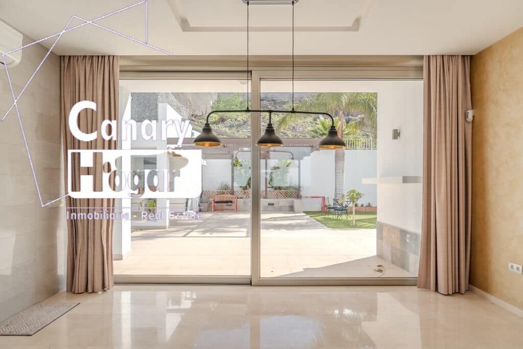 5 soveværelse Villa til salg i Costa Adeje med swimmingpool garage - € 2.100.000 (Ref: 9791151)