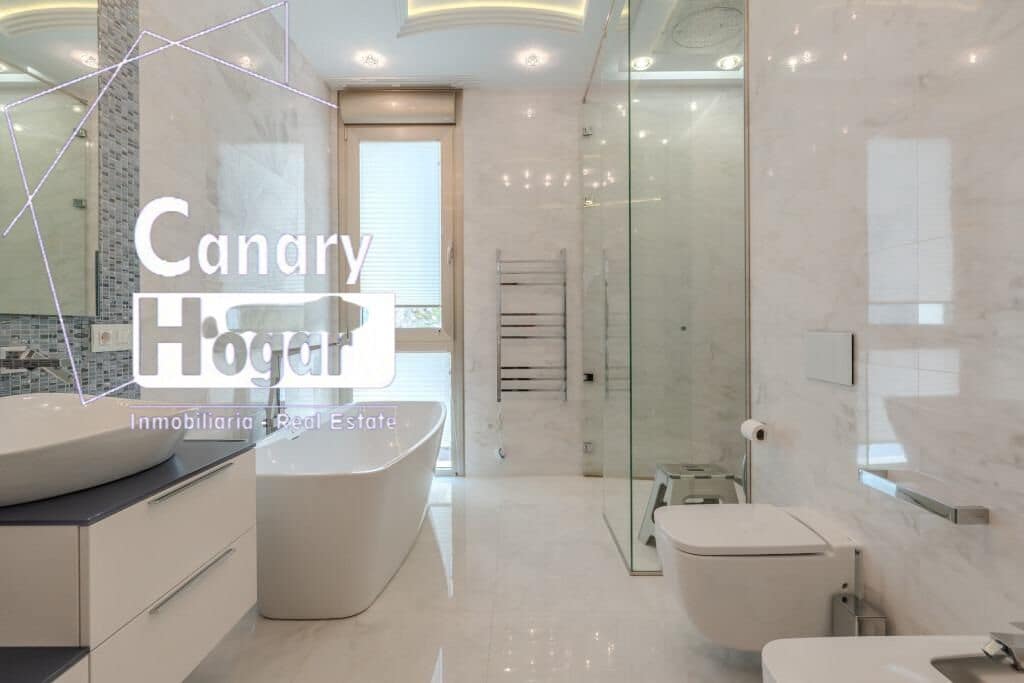 5 soveværelse Villa til salg i Costa Adeje med swimmingpool garage - € 2.100.000 (Ref: 9791151)