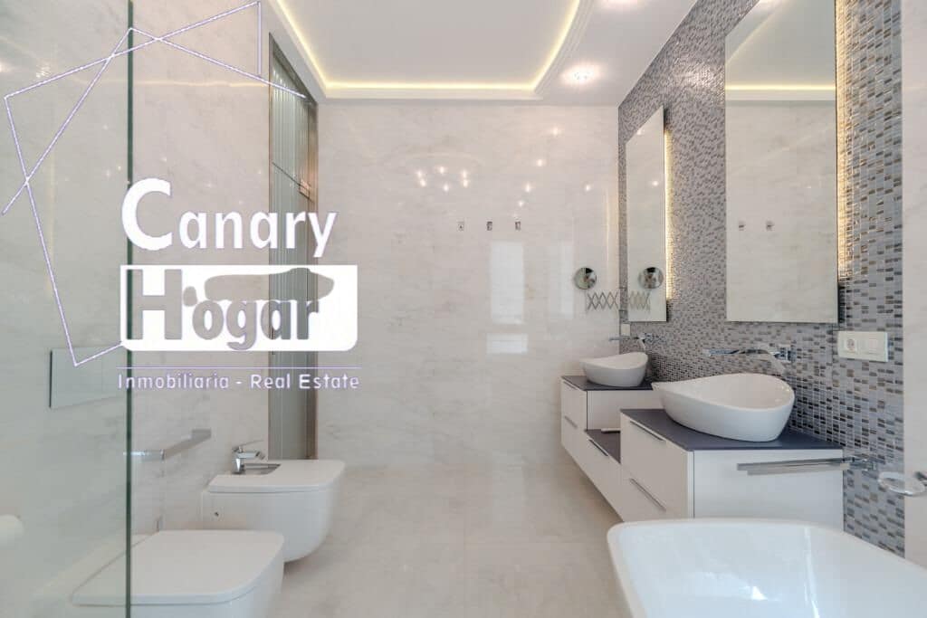 5 soveværelse Villa til salg i Costa Adeje med swimmingpool garage - € 2.100.000 (Ref: 9791151)