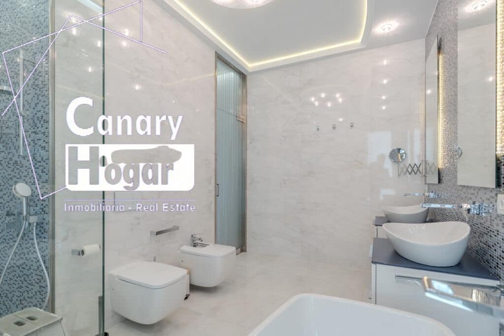 5 soveværelse Villa til salg i Costa Adeje med swimmingpool garage - € 2.100.000 (Ref: 9791151)