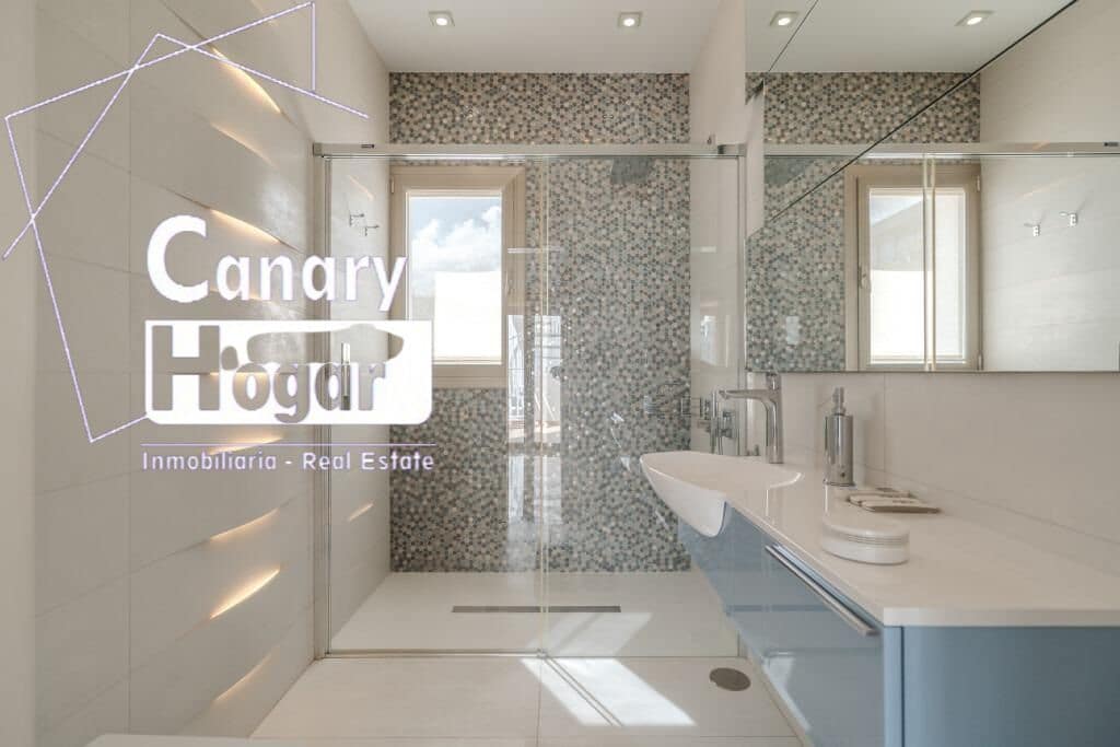 5 soveværelse Villa til salg i Costa Adeje med swimmingpool garage - € 2.100.000 (Ref: 9791151)