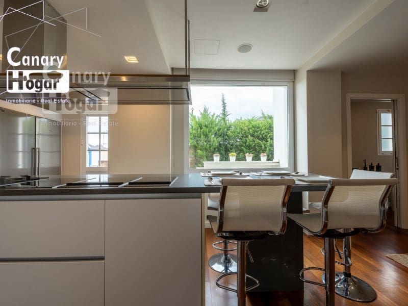 3 bedroom Villa for sale in Costa Adeje with pool garage - € 1,499,000 (Ref: 9834133)