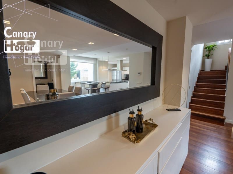 3 bedroom Villa for sale in Costa Adeje with pool garage - € 1,499,000 (Ref: 9834133)