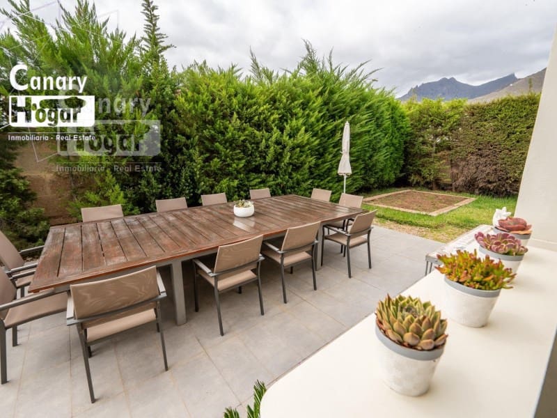 3 bedroom Villa for sale in Costa Adeje with pool garage - € 1,499,000 (Ref: 9834133)
