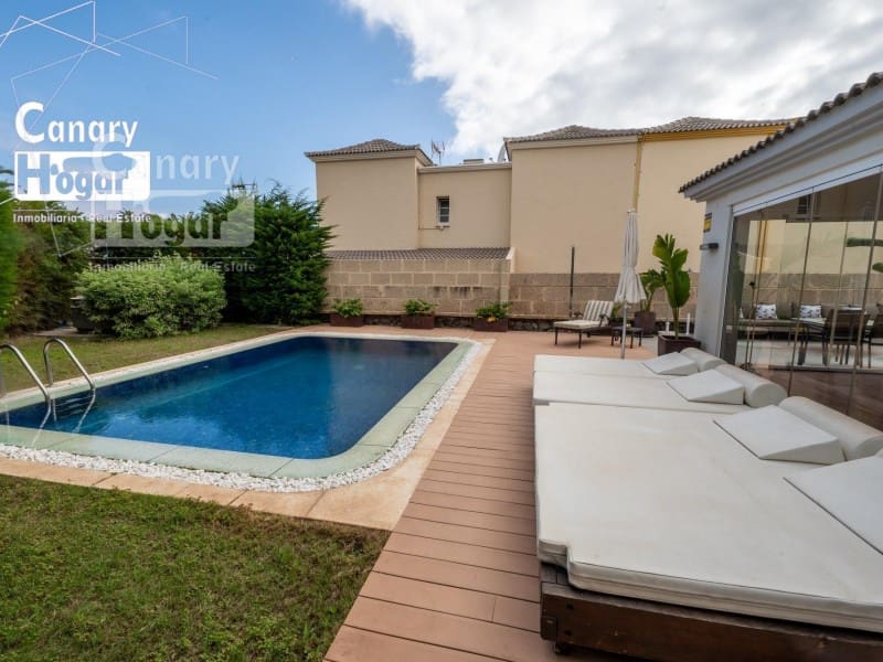 3 bedroom Villa for sale in Costa Adeje with pool garage - € 1,499,000 (Ref: 9834133)