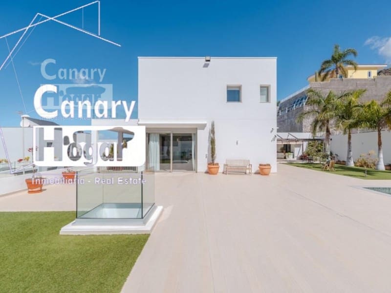 5 bedroom Villa for sale in Costa Adeje with pool garage - € 2,100,000 (Ref: 9834134)