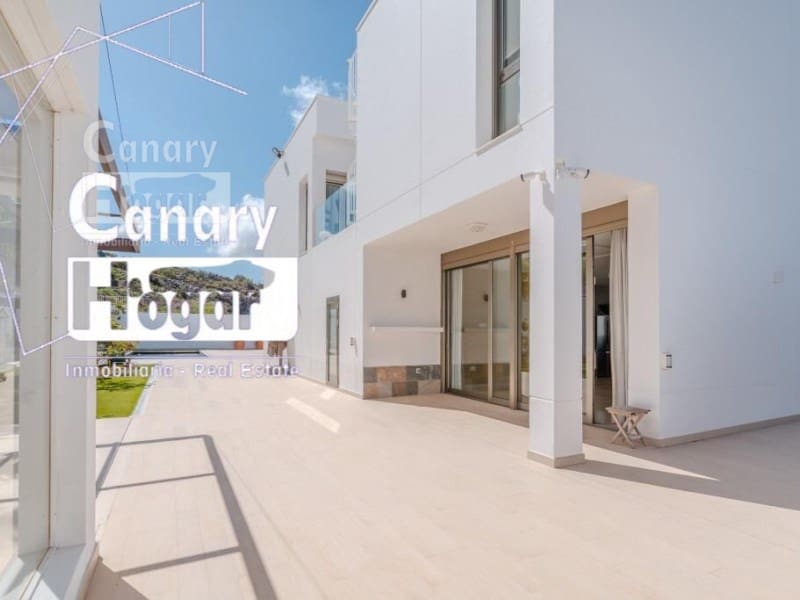 5 bedroom Villa for sale in Costa Adeje with pool garage - € 2,100,000 (Ref: 9834134)