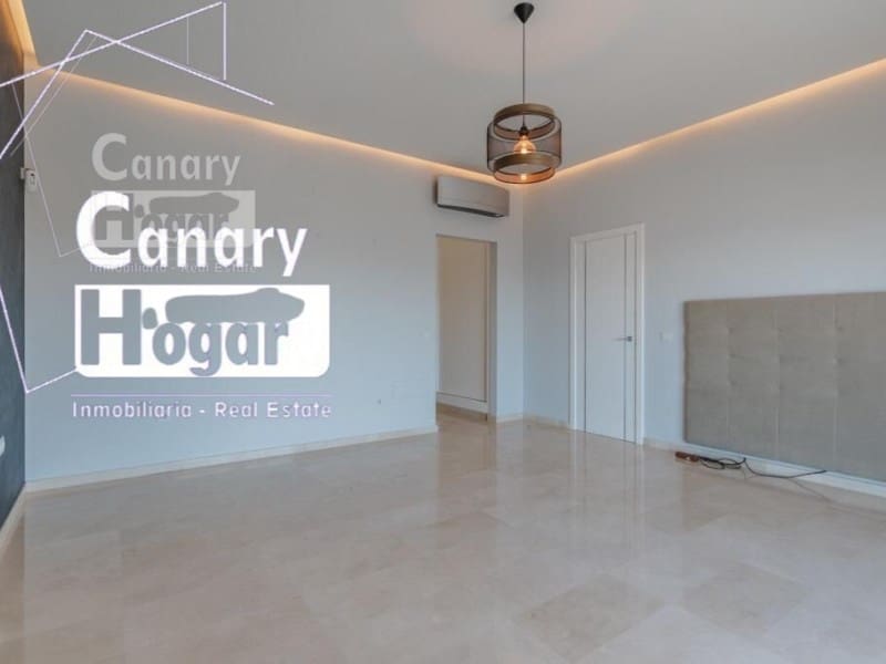 5 bedroom Villa for sale in Costa Adeje with pool garage - € 2,100,000 (Ref: 9834134)
