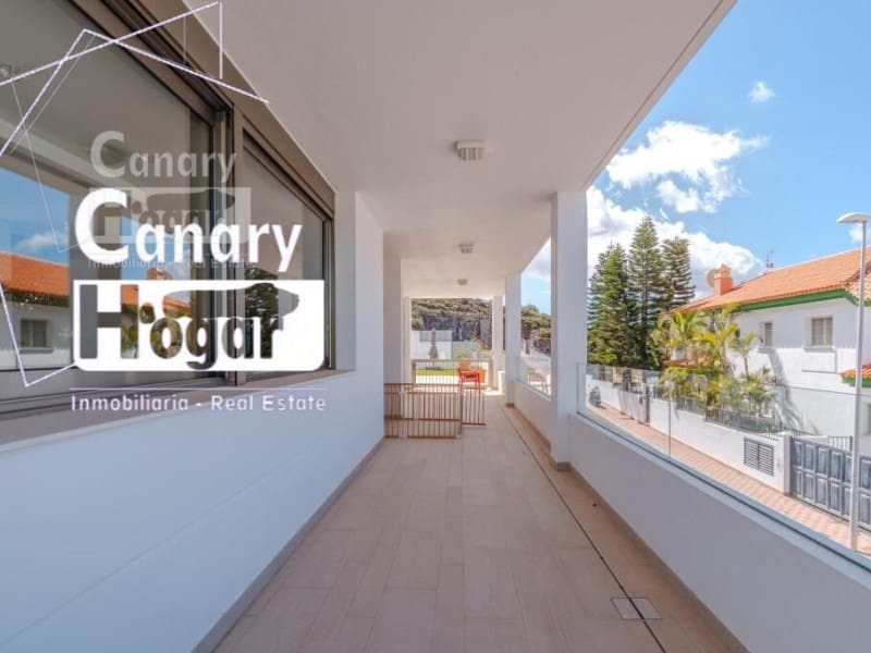 5 bedroom Villa for sale in Costa Adeje with pool garage - € 2,100,000 (Ref: 9834134)