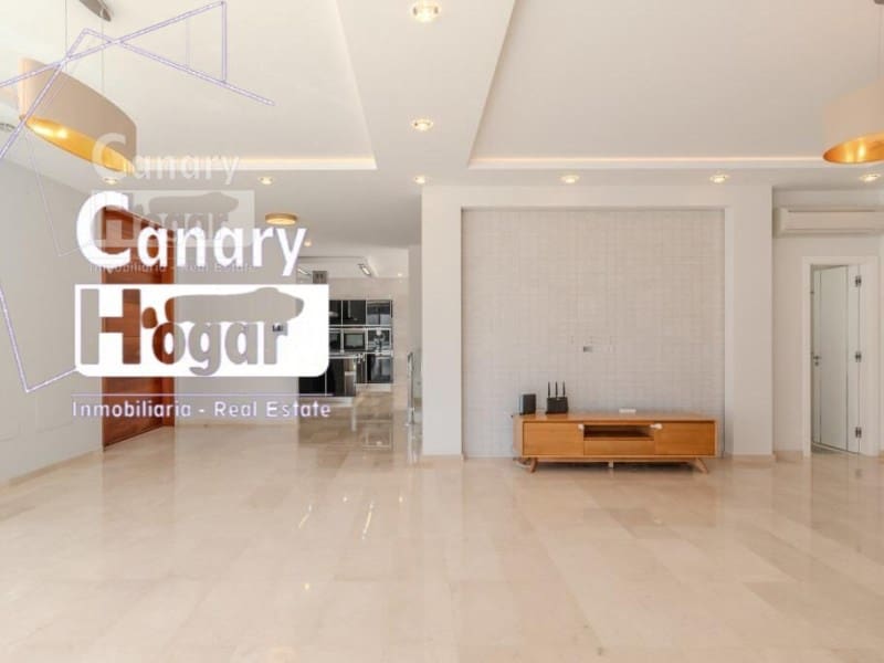 5 bedroom Villa for sale in Costa Adeje with pool garage - € 2,100,000 (Ref: 9834134)