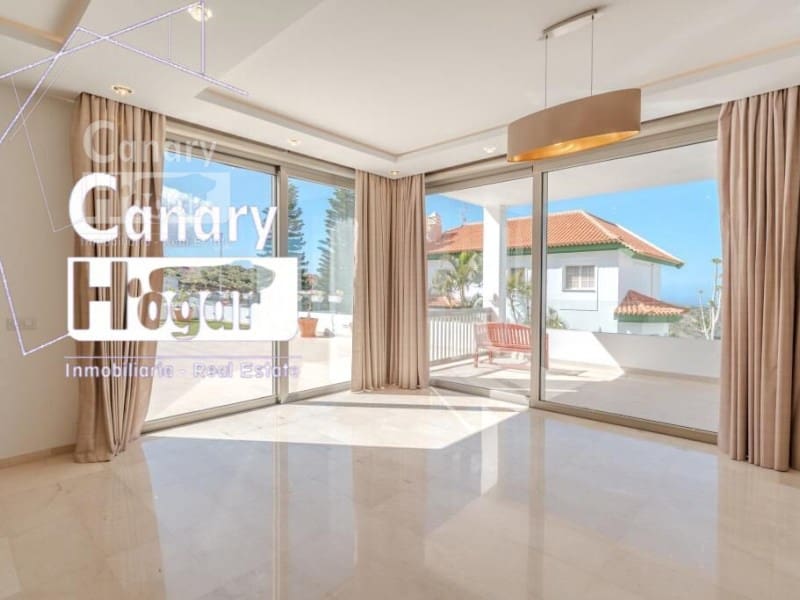 5 bedroom Villa for sale in Costa Adeje with pool garage - € 2,100,000 (Ref: 9834134)