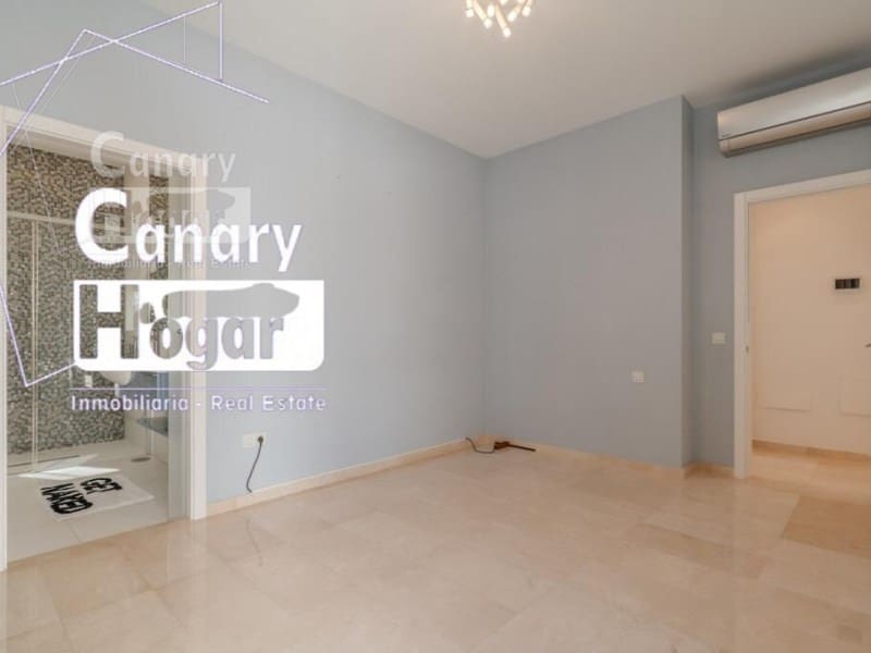 5 bedroom Villa for sale in Costa Adeje with pool garage - € 2,100,000 (Ref: 9834134)