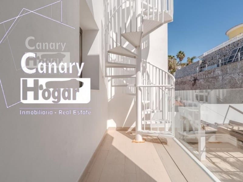 5 bedroom Villa for sale in Costa Adeje with pool garage - € 2,100,000 (Ref: 9834134)