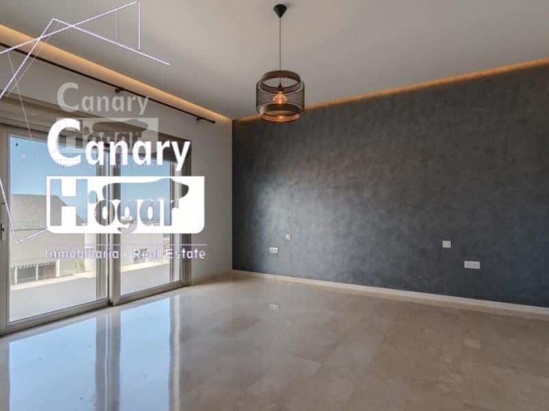 5 bedroom Villa for sale in Costa Adeje with pool garage - € 2,100,000 (Ref: 9834134)