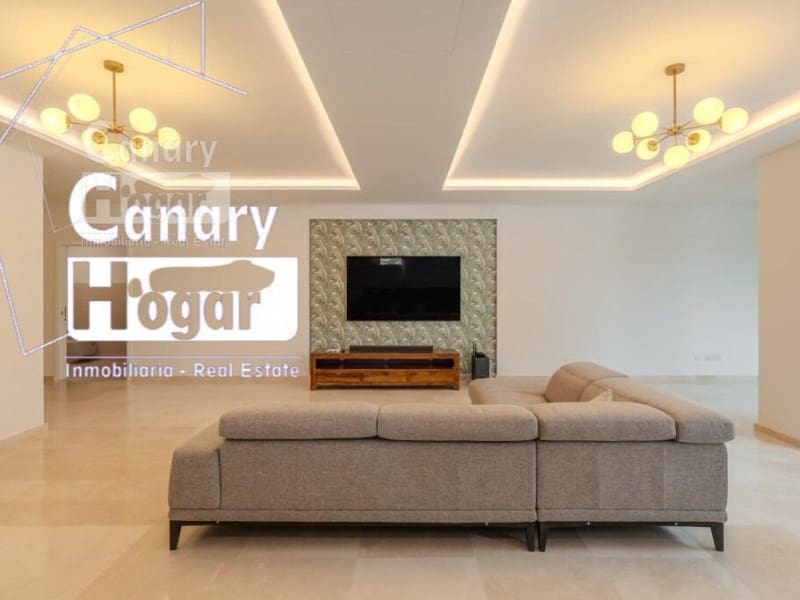 5 bedroom Villa for sale in Costa Adeje with pool garage - € 2,100,000 (Ref: 9834134)