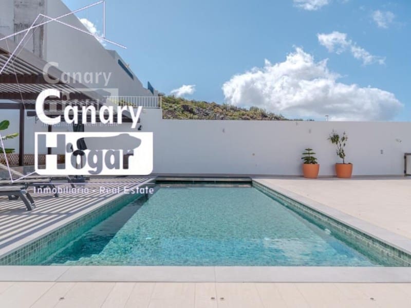 5 bedroom Villa for sale in Costa Adeje with pool garage - € 2,100,000 (Ref: 9834134)