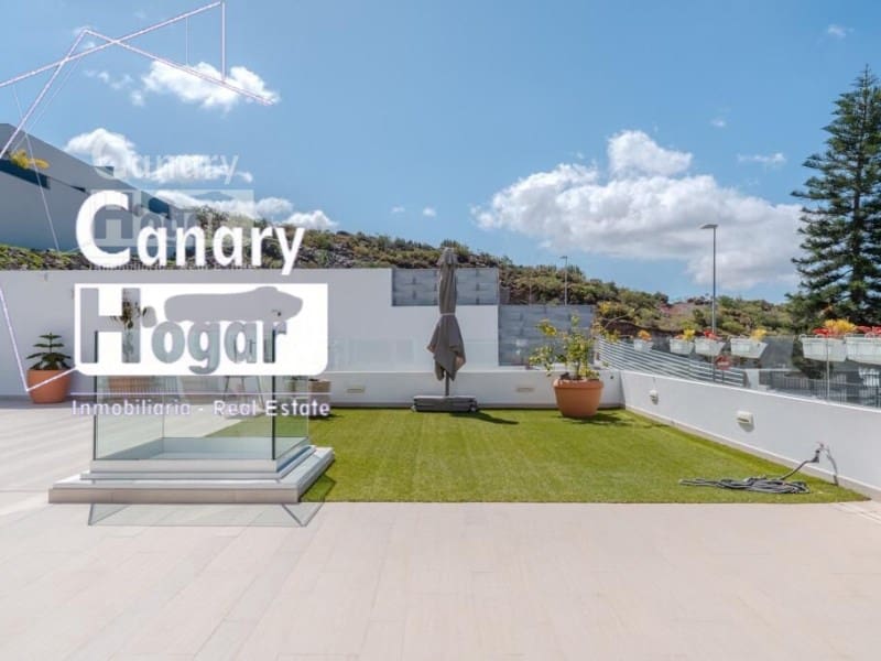5 bedroom Villa for sale in Costa Adeje with pool garage - € 2,100,000 (Ref: 9834134)