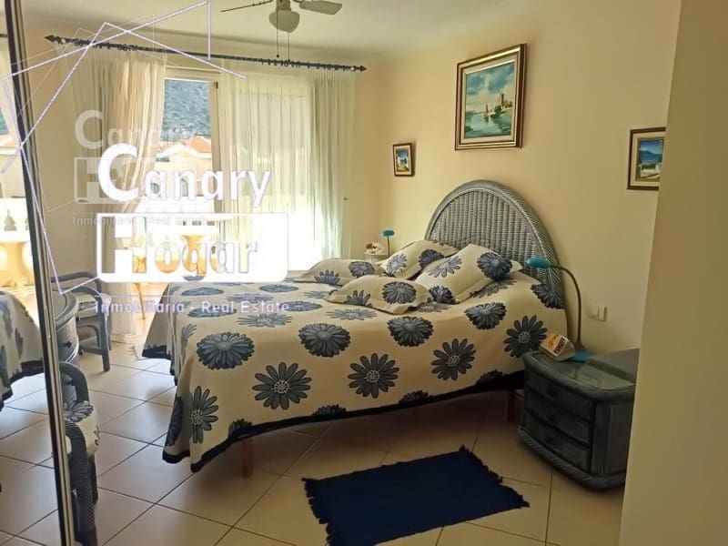 Ático de 2 habitaciones en Los Cristianos en venta con garaje - 750.000 € (Ref: 9834136)