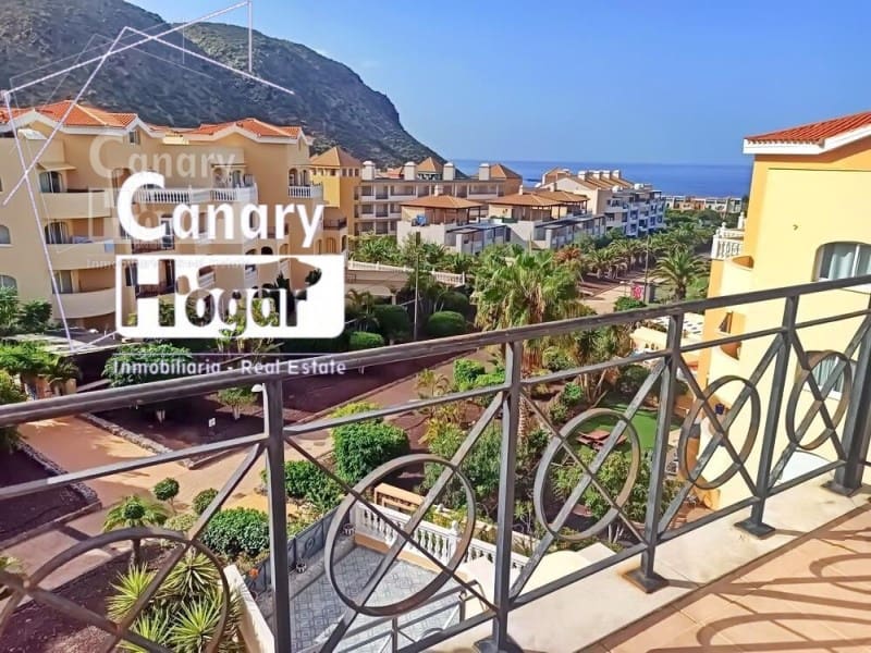 Ático de 2 habitaciones en Los Cristianos en venta con garaje - 750.000 € (Ref: 9834136)