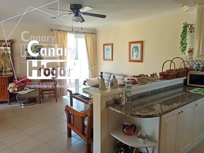 Ático de 2 habitaciones en Los Cristianos en venta con garaje - 750.000 € (Ref: 9834136)
