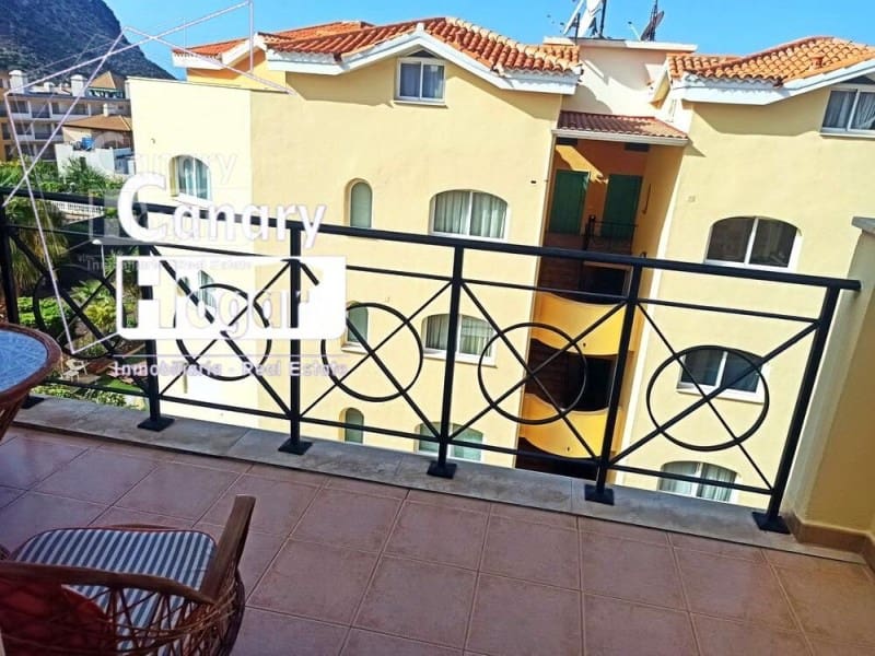 Ático de 2 habitaciones en Los Cristianos en venta con garaje - 750.000 € (Ref: 9834136)
