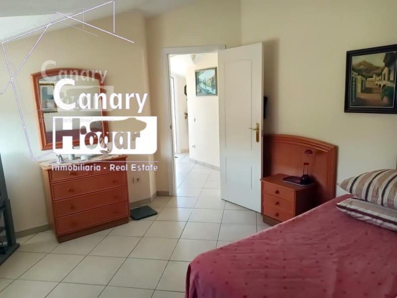 Ático de 2 habitaciones en Los Cristianos en venta con garaje - 750.000 € (Ref: 9834136)