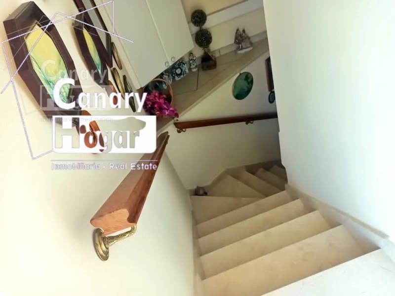 Ático de 2 habitaciones en Los Cristianos en venta con garaje - 750.000 € (Ref: 9834136)