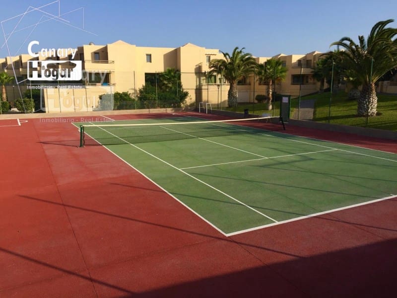 2 bedroom Villa for sale in Los Abrigos with garage - € 577,000 (Ref: 9834138)