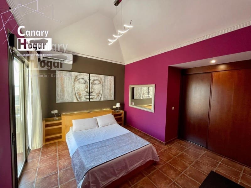 2 bedroom Villa for sale in Los Abrigos with garage - € 577,000 (Ref: 9834138)